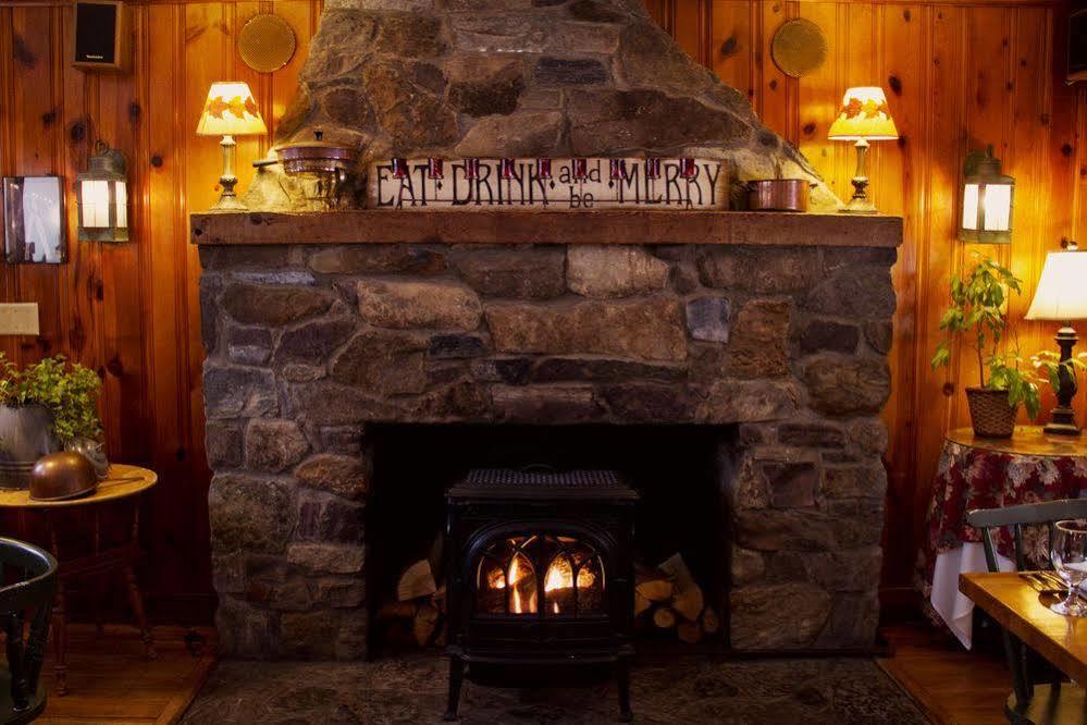 Inn At Baldwin Creek & Mary'S Restaurant Bristol Bagian luar foto